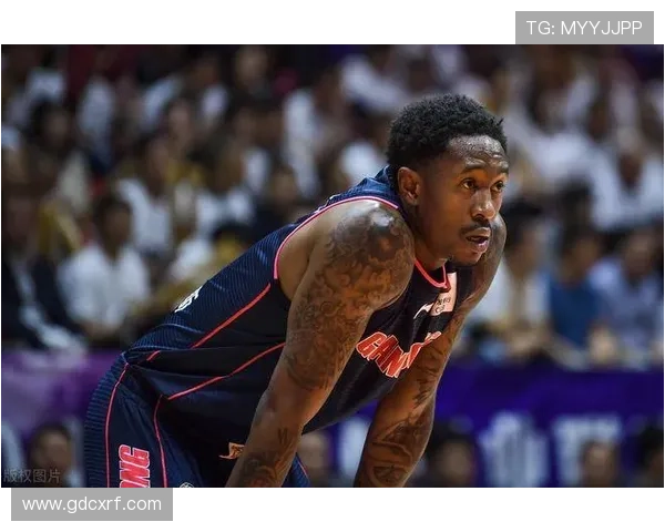 广东三将成软肋球队攻守陷绝境